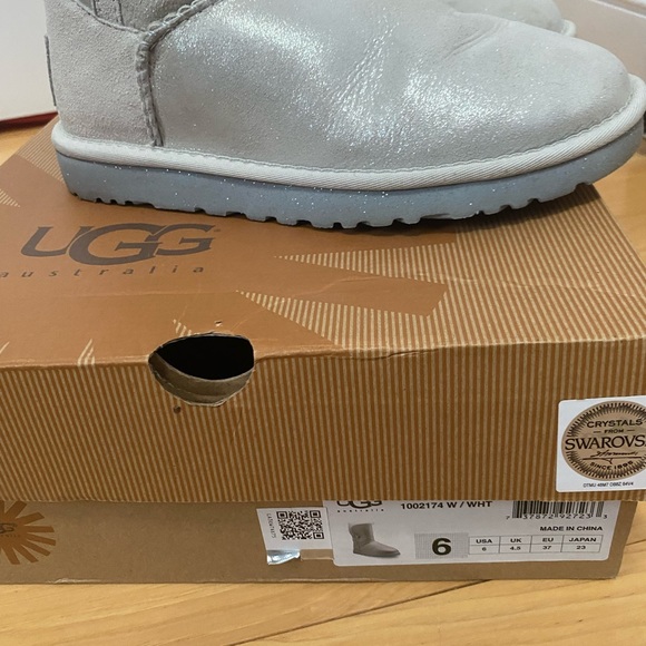 Ugg Bailey I Do boots - Picture 3 of 6